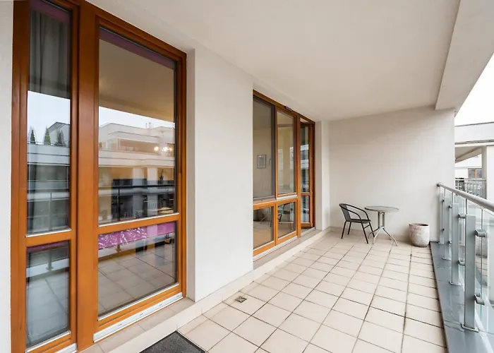 Wilanow Violet Apartment